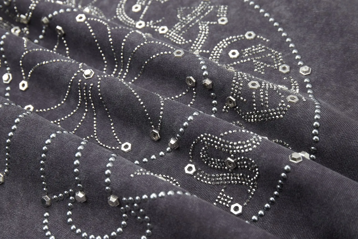 🅿️230 ✨CH✨🆕25SS spring and summer new style Crow ✝ embroidered short-sleeved frame Light luxury essential item for daily commuting for men and women Correct version Welcome to compare Detailed features · 280g 100% pure cotton double yarn jersey fabric · Custom dyed in the same vat, special thickened 32 count double-ply 1X1 thread · Imported Australian pearlescent diamonds✝patterns➕hardware nuts are stamped at high temperature. Ready-made garments are dyed and then faded and fried with snowflakes and frayed. Then washed to make them look old. General washing improves the effect · Double-needle sewing and seam-crossing process · Original main mark washed tag brand moisture-proof paper packaging Color: black/rock coffee/green/red/blue Size: S/M/L/XL
